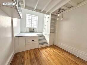 354 W 30th St in New York, NY - Building Photo - Building Photo