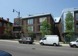 2140 W North Ave in Chicago, IL - Building Photo - Building Photo