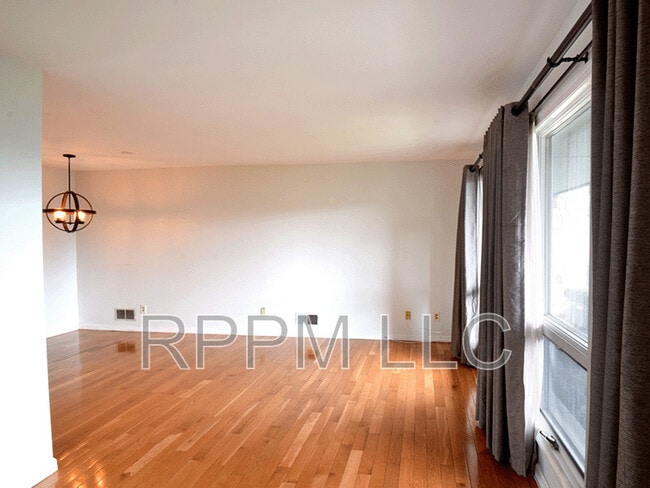 204 Passaic Ave in Belleville, NJ - Building Photo - Building Photo