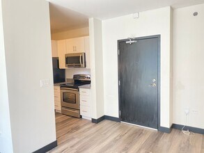 425 W Beech St in San Diego, CA - Building Photo - Building Photo