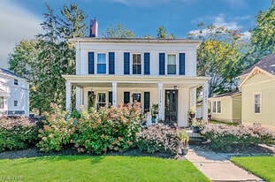 37848 Euclid Ave in Willoughby, OH - Building Photo