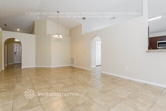 5399 Dornich Dr in Auburndale, FL - Foto de edificio - Building Photo