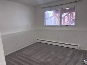 9214 Kirkwall Cir in Anchorage, AK - Building Photo - Building Photo