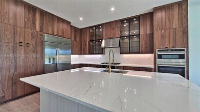 9377 Sunflower Mdw Rd in Boca Raton, FL - Building Photo - Building Photo