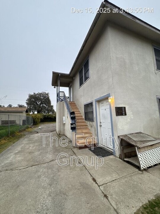 706 N Jacob St in Visalia, CA - Building Photo