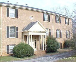 5 W Princeton Cir Cir in Lynchburg, VA - Building Photo