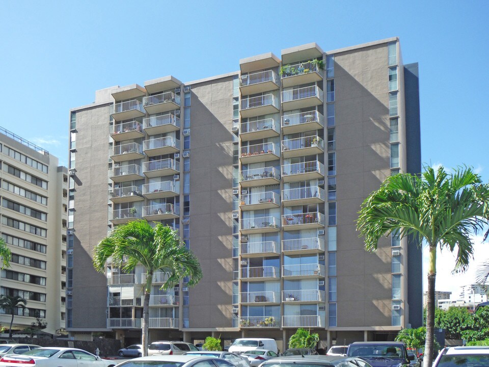 Makini at Kinau in Honolulu, HI - Building Photo