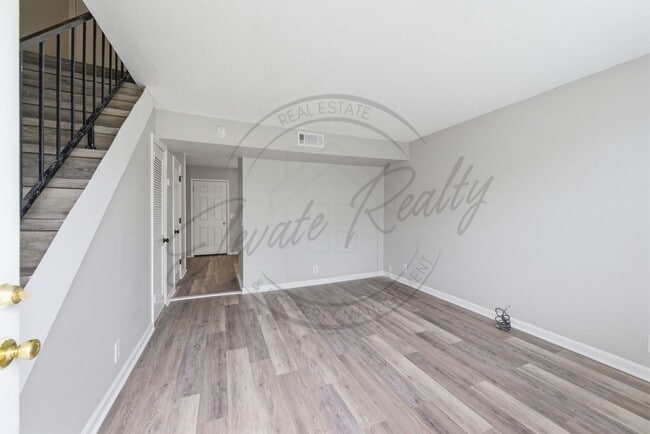 2431 Woodale Ln in Nashville, TN - Building Photo - Building Photo