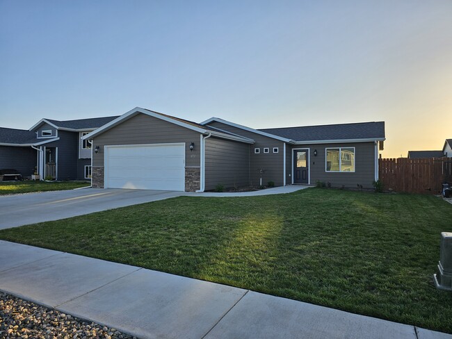 property at 671 Valor Ct