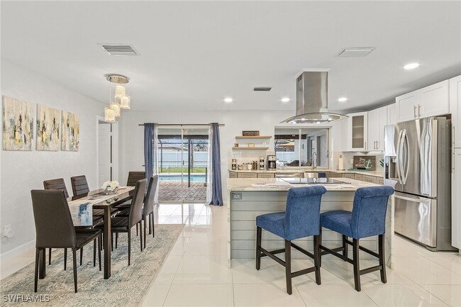 property at 1721 SE 6th Ln