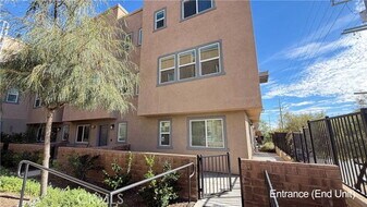 12745 Watt Ln in Los Angeles, CA - Building Photo