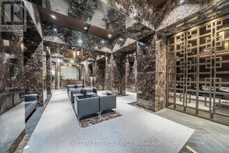 70 Temperance St in Toronto, ON - Building Photo - Building Photo