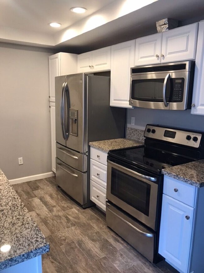 13765 Mango Dr in Del Mar, CA - Building Photo - Building Photo