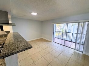 4501 Treehouse Ln in Tamarac, FL - Building Photo - Building Photo