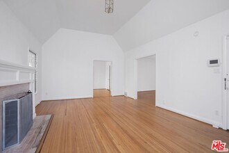 162 N Citrus Ave in Los Angeles, CA - Building Photo - Building Photo