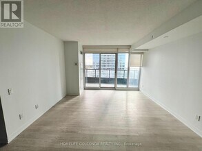 70 Queens Wharf Rd in Toronto, ON - Building Photo - Building Photo