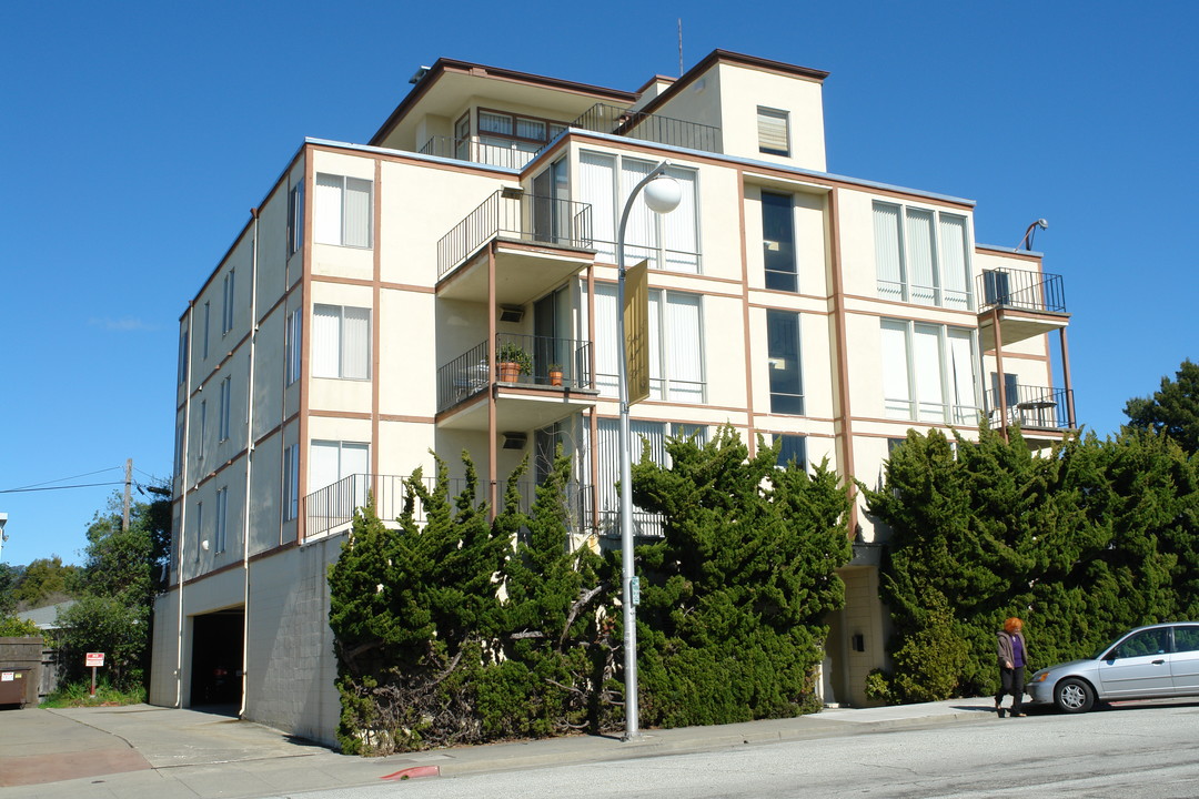 1000 Oaks in Berkeley, CA - Building Photo