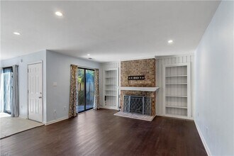 636 Ocean Lakes Dr in Virginia Beach, VA - Building Photo - Building Photo