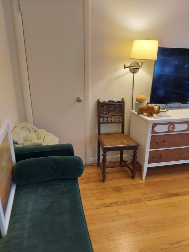 property at 2821 Eastgrove Ln