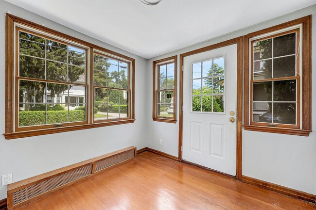 10 Carman Rd in Scarsdale, NY - Building Photo - Building Photo
