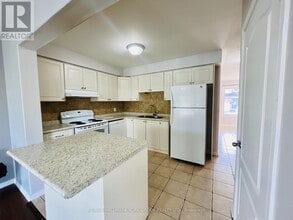 75 Prince William Way in Barrie, ON - Building Photo - Building Photo