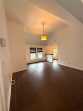 136 5th Ave in Bay Shore, NY - Building Photo - Building Photo
