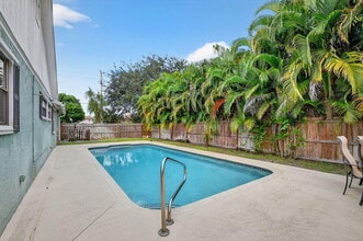 4248 Palo Verde Dr in Boynton Beach, FL - Foto de edificio - Building Photo