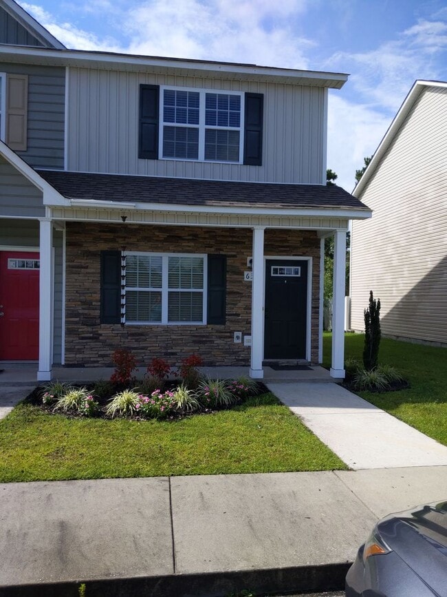 property at 636 Ebb Tide Ln