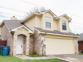 1365 Mimosa Ln in Lewisville, TX - Building Photo