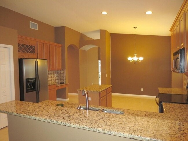 11204 Avery Oaks Dr in Tampa, FL - Building Photo - Building Photo