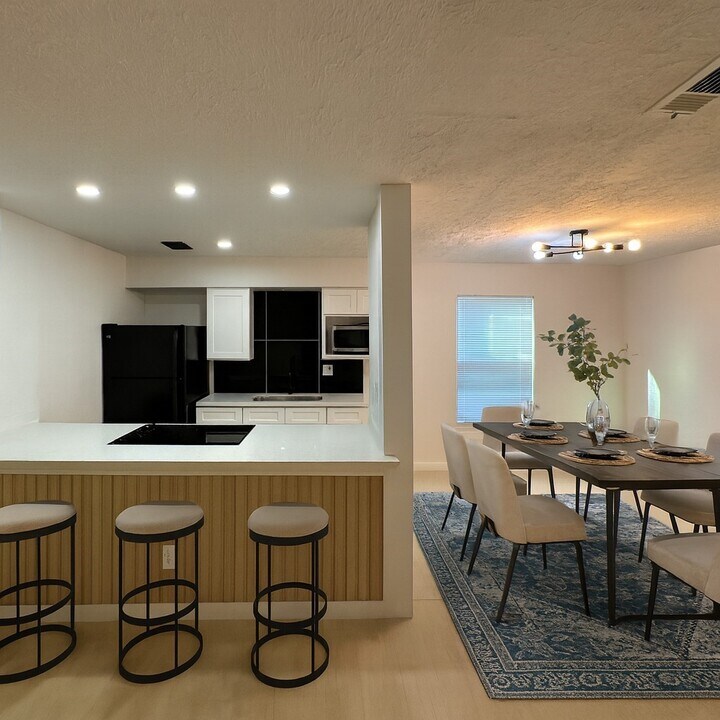 7640 Broadview Dr in Houston, TX - Building Photo