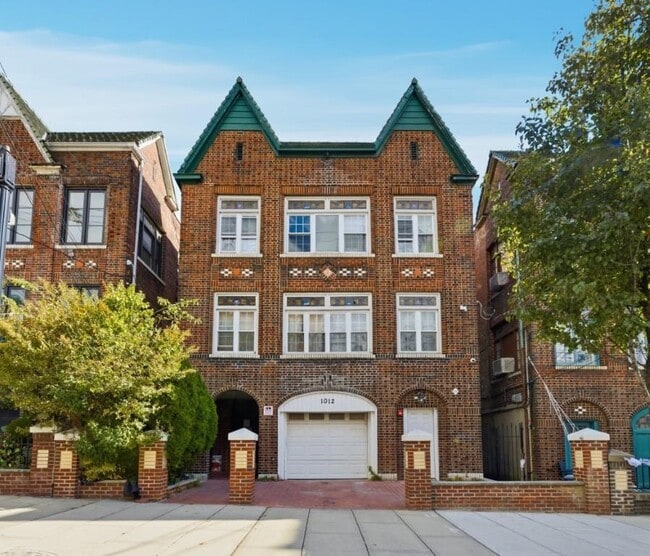 property at 1012 Palisade Ave