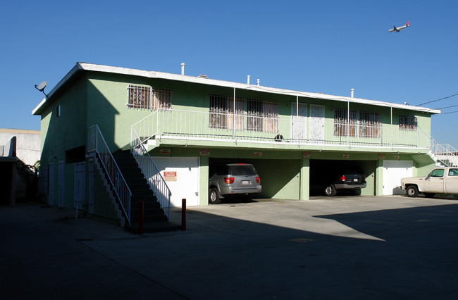1029-1033 S Myrtle Ave in Inglewood, CA - Foto de edificio - Building Photo