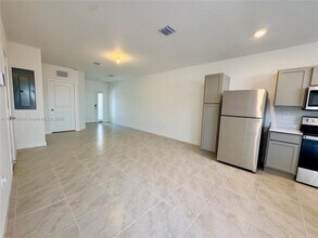 493 NE 12th St in Florida City, FL - Building Photo - Building Photo