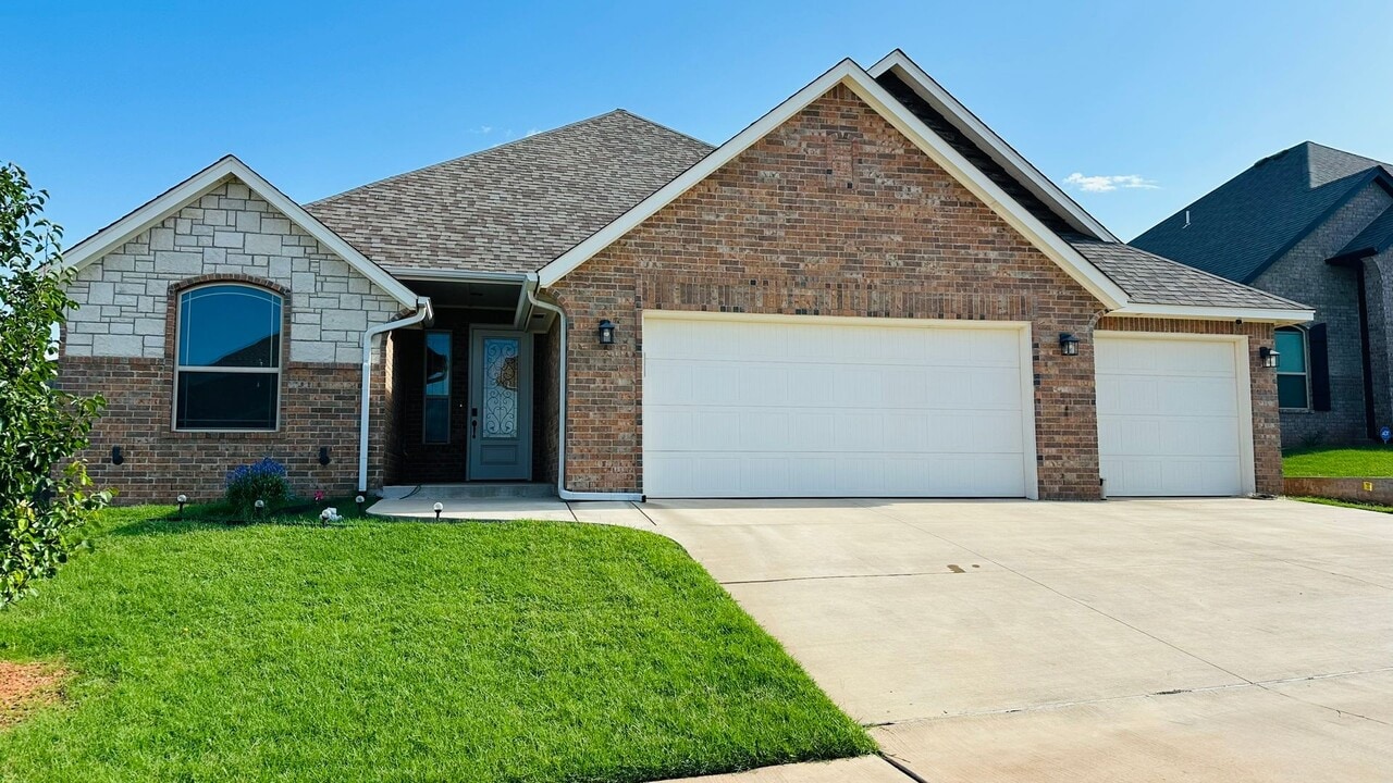 9325 SW 44th Terrace in Oklahoma City, OK - Building Photo