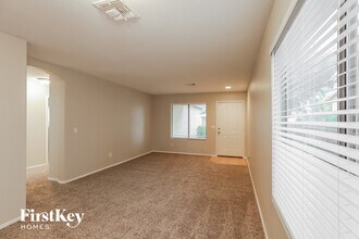 10804 W Monte Vista Rd in Avondale, AZ - Building Photo - Building Photo