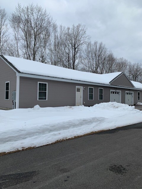 120 Oak St in Rollinsford, NH - Foto de edificio