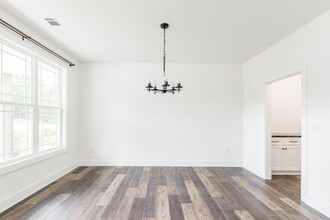 11 Bluff Ct in Cartersville, GA - Building Photo - Building Photo