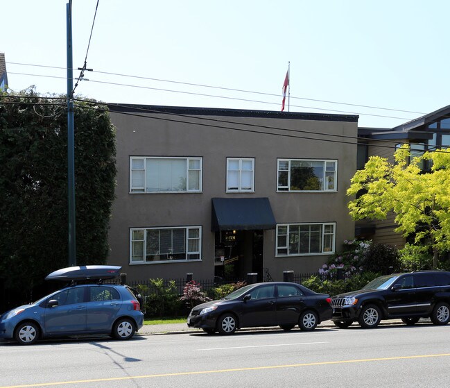 2426 W 4th Ave