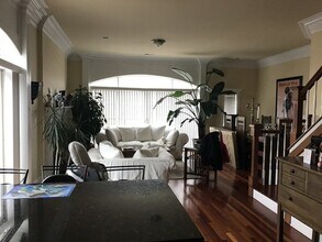 924 W Cornelia Ave, Unit 4S in Chicago, IL - Building Photo - Building Photo