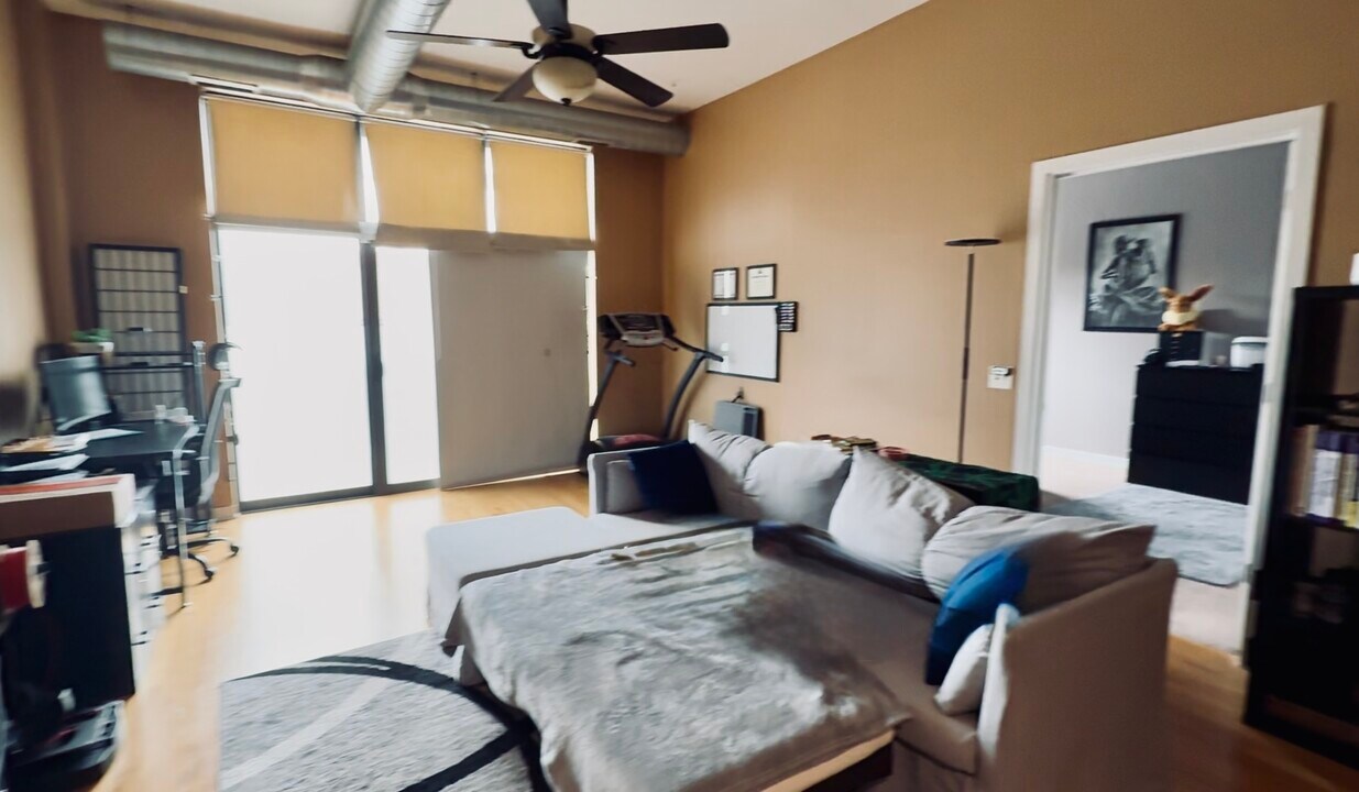 4011 N Francisco Ave, Unit 109 in Chicago, IL - Building Photo