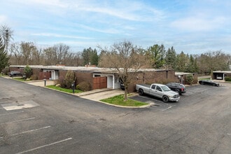 Tallmadge Pointe in Tallmadge, OH - Building Photo - Building Photo