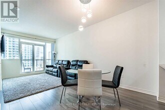 349 Rathburn Rd W in Mississauga, ON - Building Photo - Building Photo