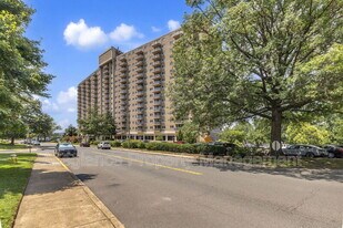 1225 Martha Custis Dr in Alexandria, VA - Building Photo