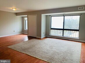 8875 Tamebird Ct in Columbia, MD - Building Photo - Building Photo