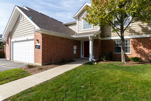 1691 E Greenbriar Dr in Schaumburg, IL - Building Photo