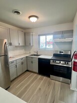 1137 Kaye Ct in Burlington, NJ - Building Photo