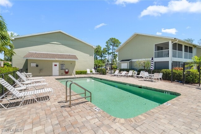 251 Quail Forest Blvd