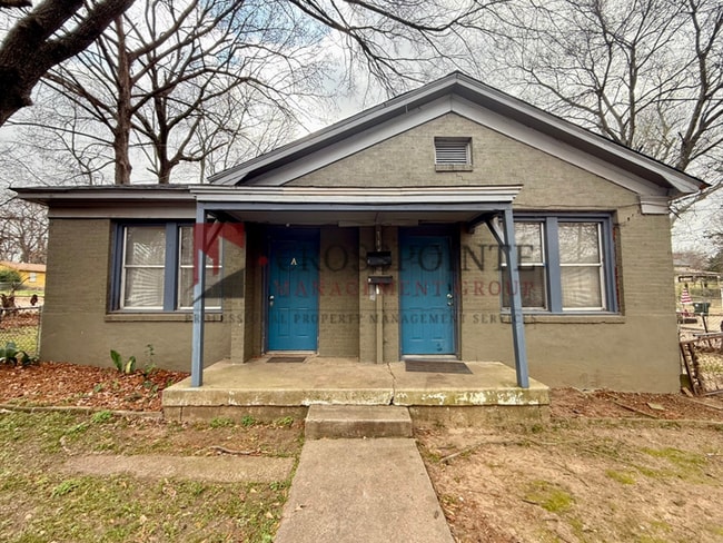 property at 714 W Bow St