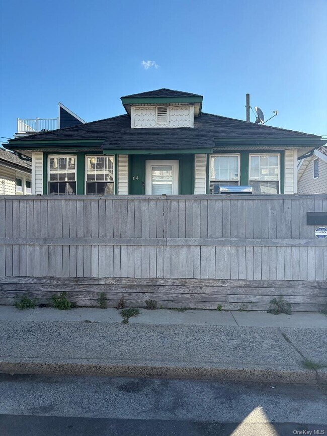 64 Tennessee Ave in Long Beach, NY - Building Photo - Building Photo
